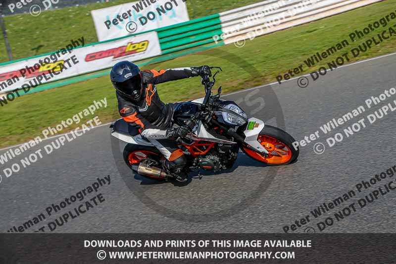 PJM Wedding Photography;enduro digital images;event digital images;eventdigitalimages;mallory park;mallory park photographs;mallory park trackday;mallory park trackday photographs;no limits trackdays;peter wileman photography;racing digital images;trackday digital images;trackday photos